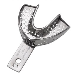 IMPRESSION TRAY PERFORATED WITH RIM LOWER SMALL